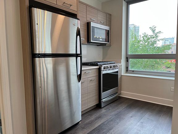 2nd image of 233 N Canal St #2208