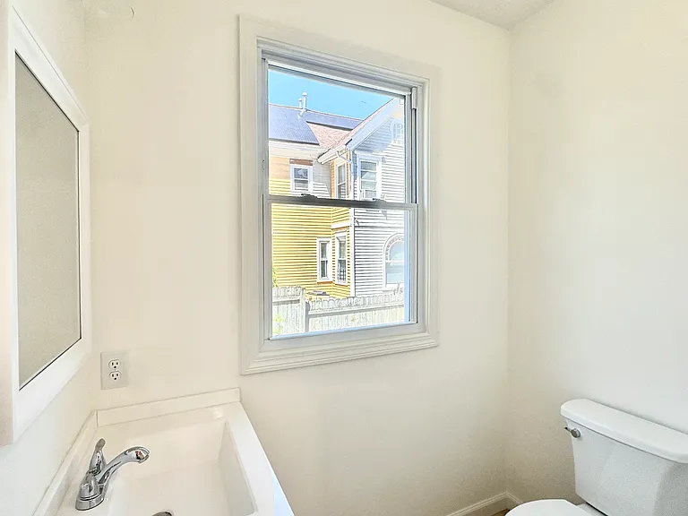 216 Minerva St #1 — Photo 6