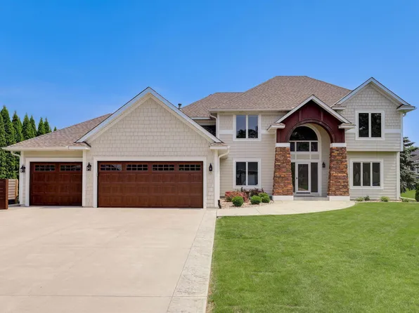 121 Wexford Heights Dr, New Brighton, MN 55112