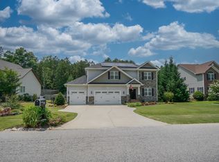 121 Summit Overlook Dr, Clayton, NC 27527