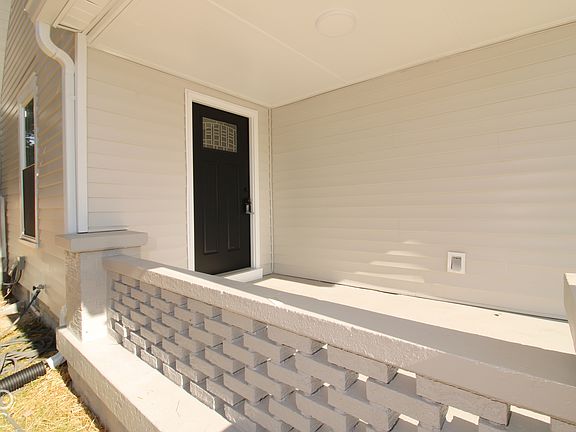 2nd image of 50 W Poplar St