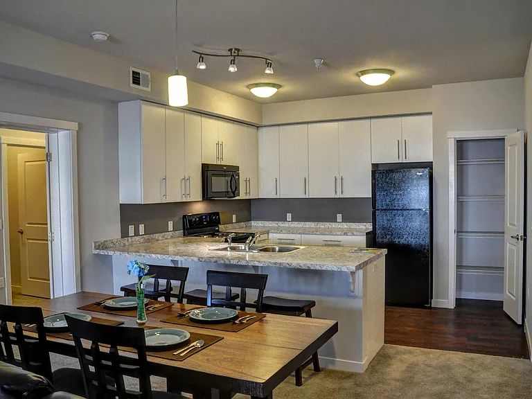Emerald Ridge Apartments & Townhomes — Photo 48