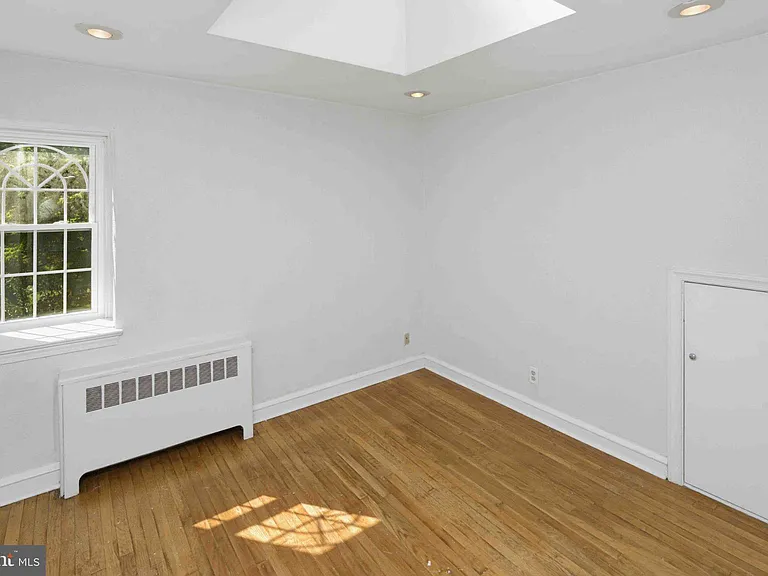 1268 Rydal Rd — Photo 33
