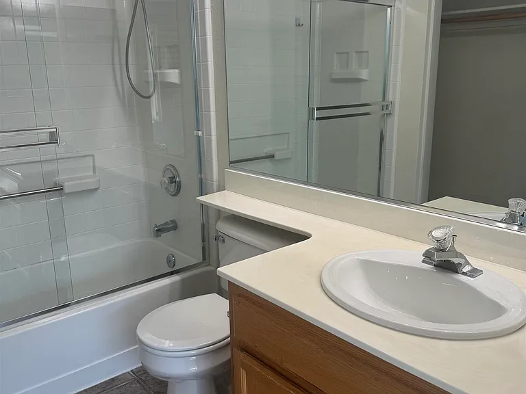 3162 Golden Crest Cmn #3 — Photo 26