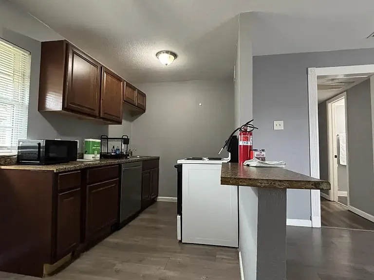 1108 E Tucker St #110B — Photo 6