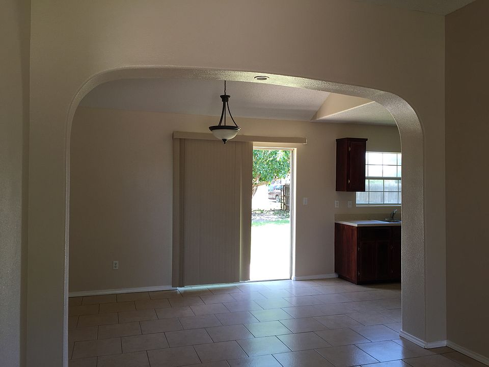 1st image of 2606 Honolulu Dr