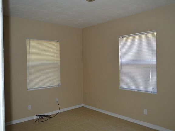 5th image of 2231 SE 9th Ave