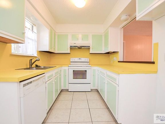 5th image of 1701 Palm Valley Dr W