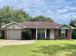 111 Willow Gardens Ct, Raeford, NC 28376