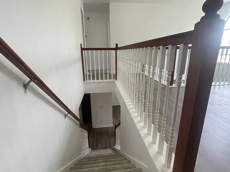 520 Lakeridge Ct — Photo 29
