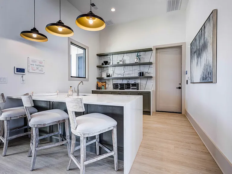 Discover a space that goes beyond the ordinary. Immerse yourself in the expansive resident clubhouse at Sherrills Ford.