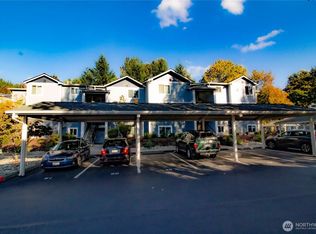 250 NW Dogwood St APT C204, Issaquah, WA 98027
