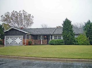 1202 Farmstead St, Wichita, KS 67208