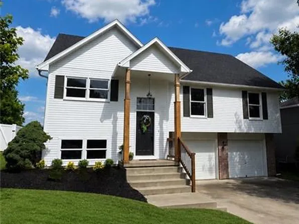 207 Parkway Dr, Warrensburg, MO 64093