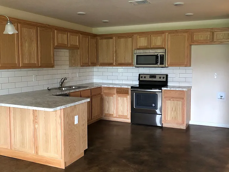 509 College St — Photo 1
