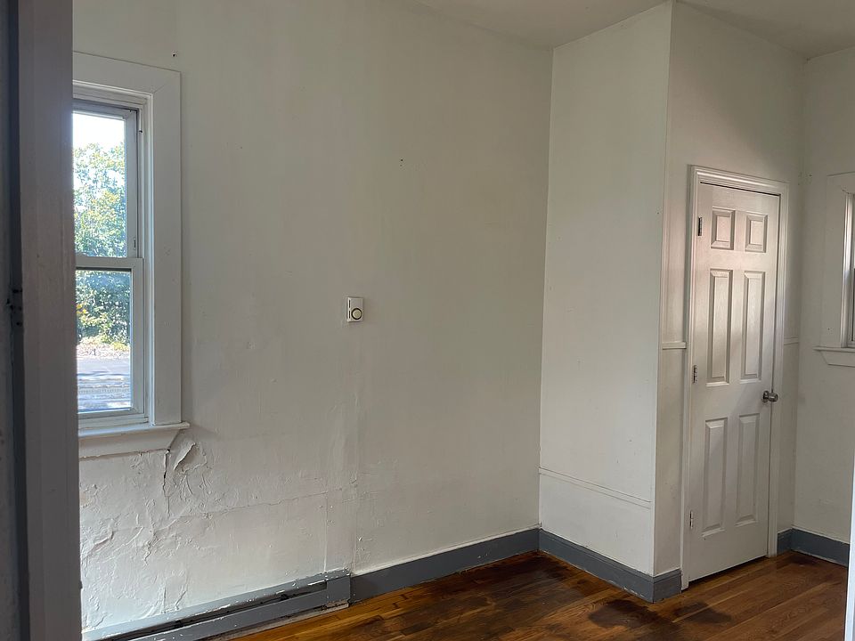 1st image of 286 Chestnut St APT 3
