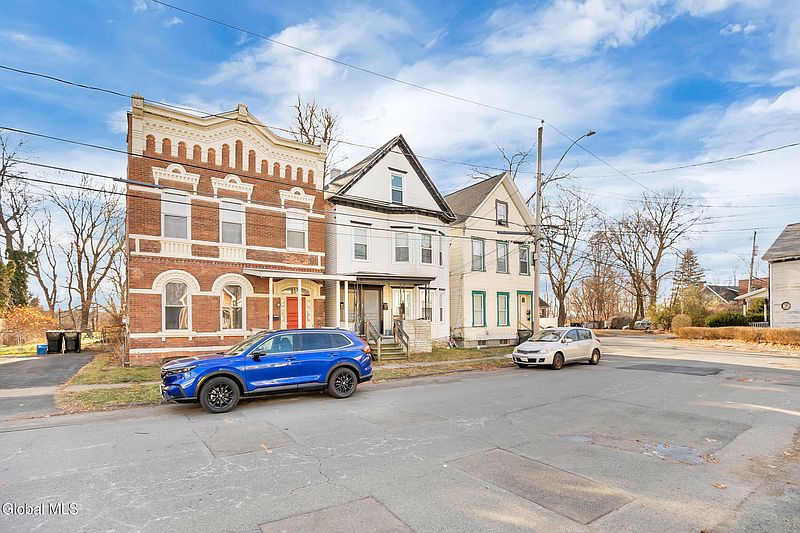 3rd image of 1822 Highland Avenue
