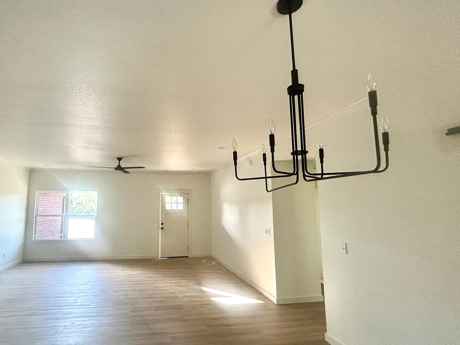 3 bed, 1550 sqft, $1,920 — Photo 3