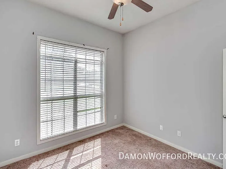124 Raintree Rd — Photo 35