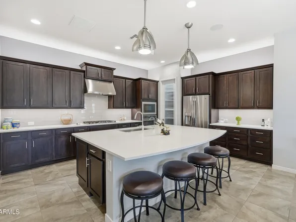 18668 N JAMESON Drive, Maricopa, AZ 85138