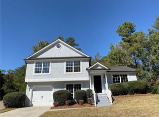 5352 Rockmoor Ln, Stone Mountain, GA 30088
