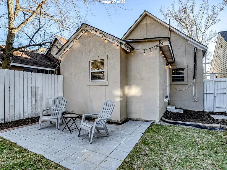 512 Nicoll St — Photo 28