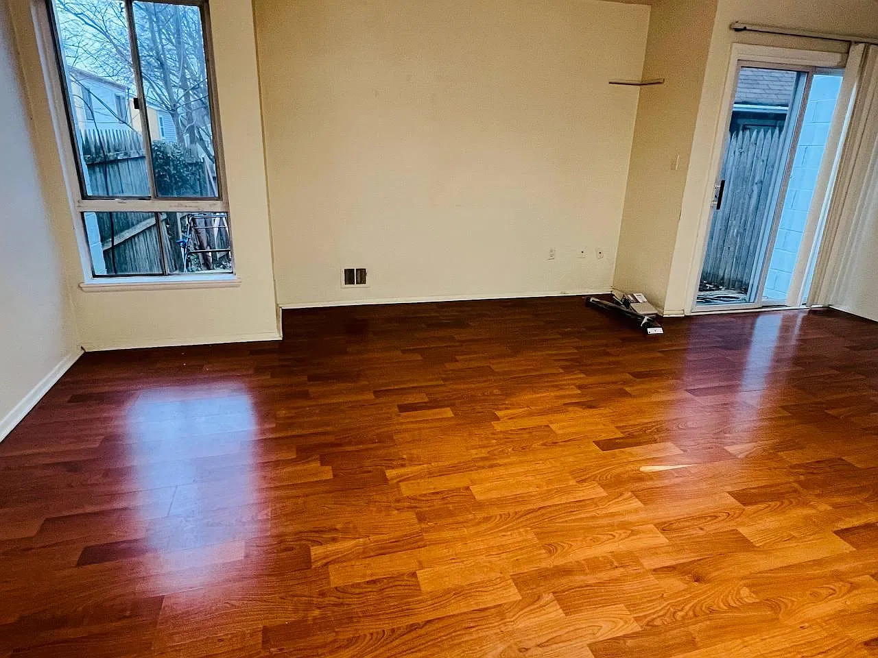 3 bed, 1.5 bath, 1150 sqft, $2,050 — Photo 2