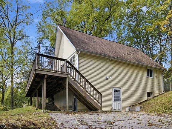2nd image of 7 Winding Hill Rd