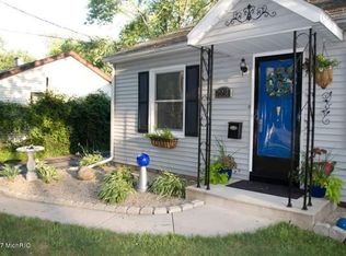 2231 Springmont Ave, Kalamazoo, MI 49008
