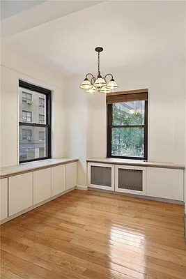 Sold by R New York | media 4