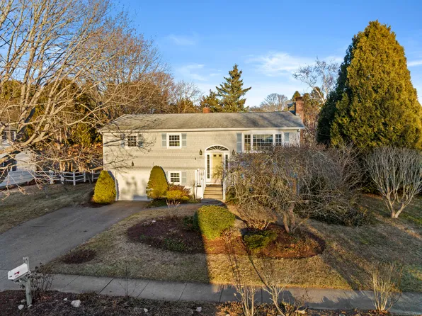 114 Seneca Drive, Groton, CT 06340