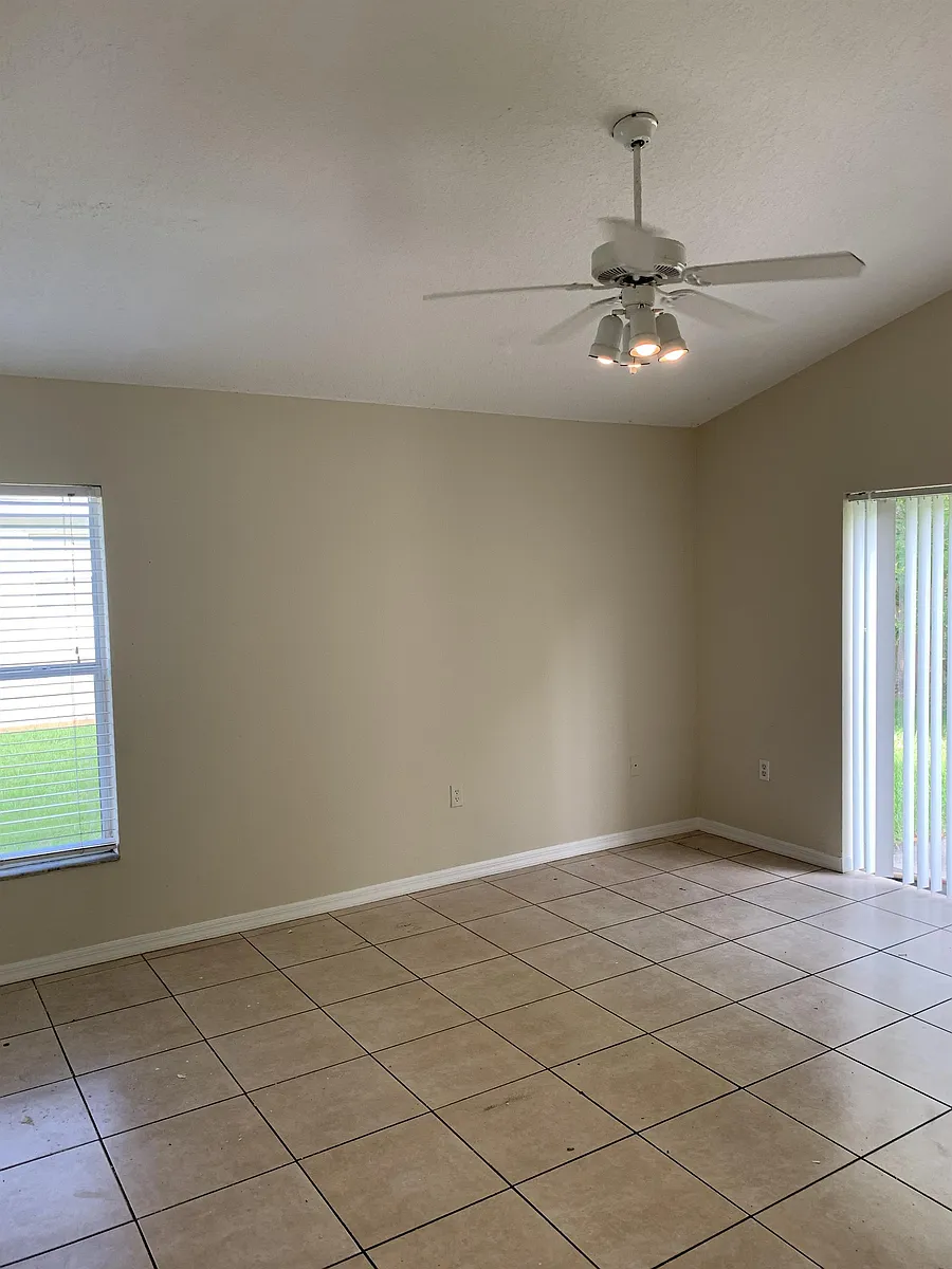 Building Photo - 145 Southampton Dr