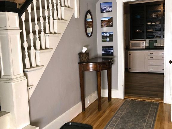 Front hallway entrance