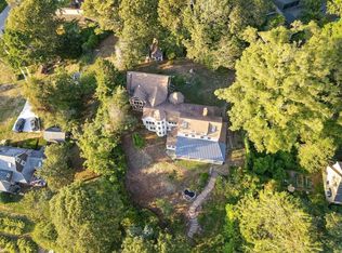 10 Squeteague Harbor Rd, Cataumet, MA 02534