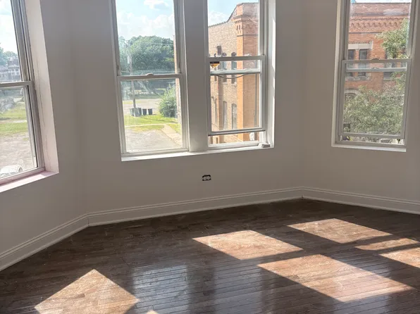 11331 S King Dr APT 3A, Chicago, IL 60628