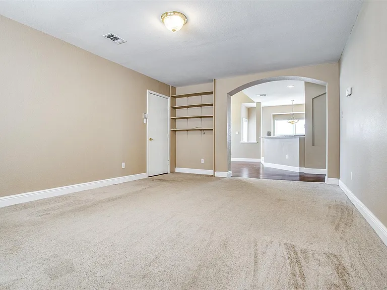 1402 Sunshine Dr — Photo 33