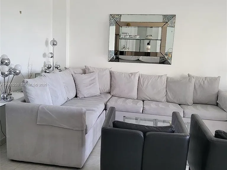 220 Kings Point Dr #606 — Photo 5