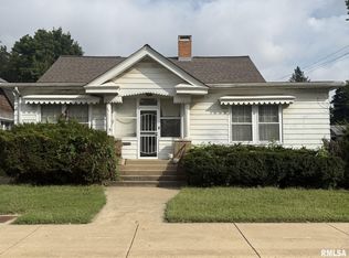 901 W Columbia Ter, Peoria, IL 61606