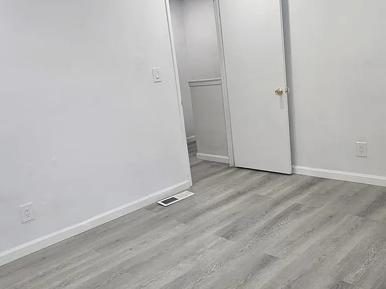 1814 V St #7 — Photo 37