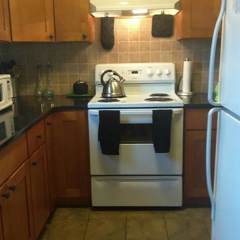 2 bed, 1000 sqft, $1,800 — Photo 3