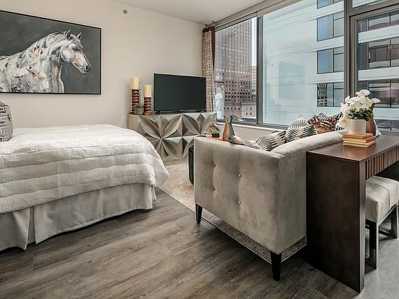 2nd image of 725 S Wells St #809