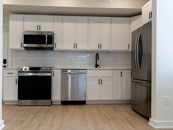 3rd image of 2552 Cecil B. Moore Ave