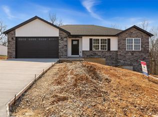 104 Ruether Ct, Washington, MO 63090