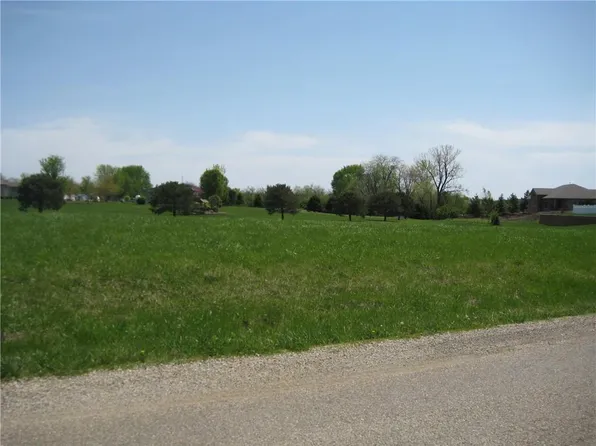 34 Bradford Hls, Sullivan, IL 61951