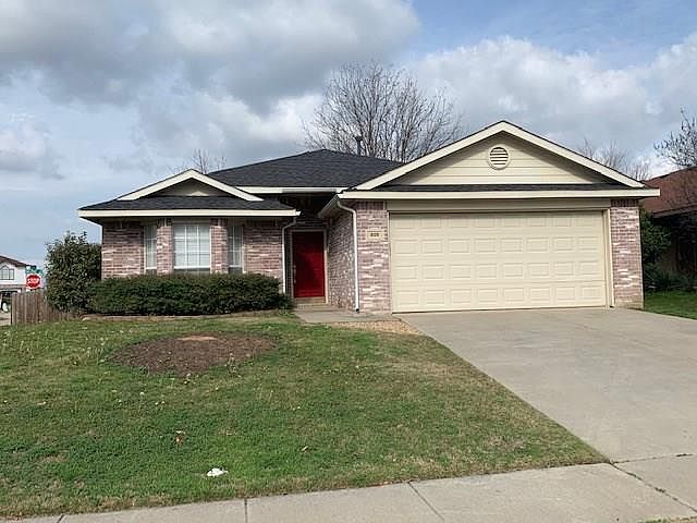 1st image of 805 Dixon Ln