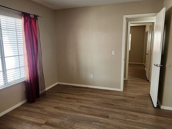 4th image of 11591 W Holly St