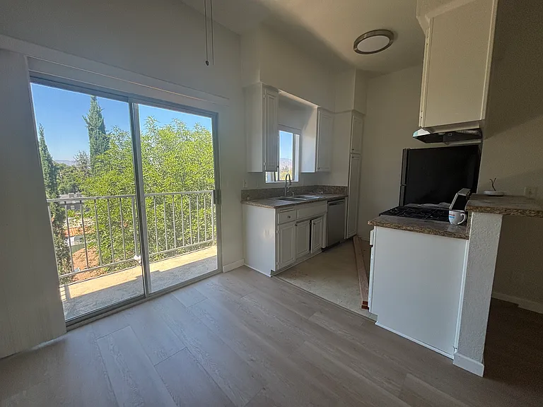 11925 Riverside Dr #44 — Photo 4