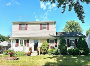 16304 Oaktree Ln, Romulus, MI 48174