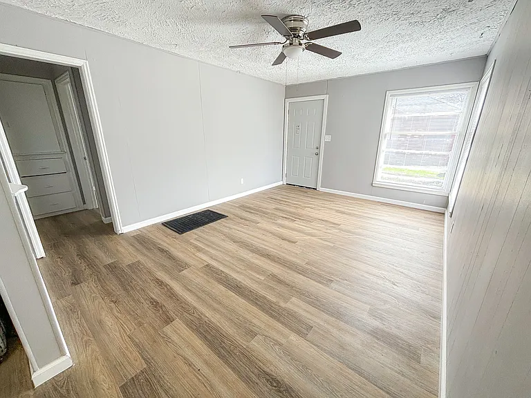 1037 S Vine St #3 — Photo 5
