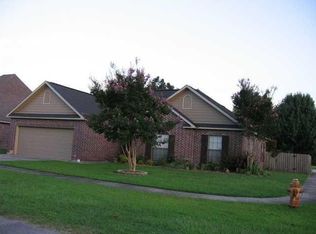 200 Lahasky Dr, Youngsville, LA 70592